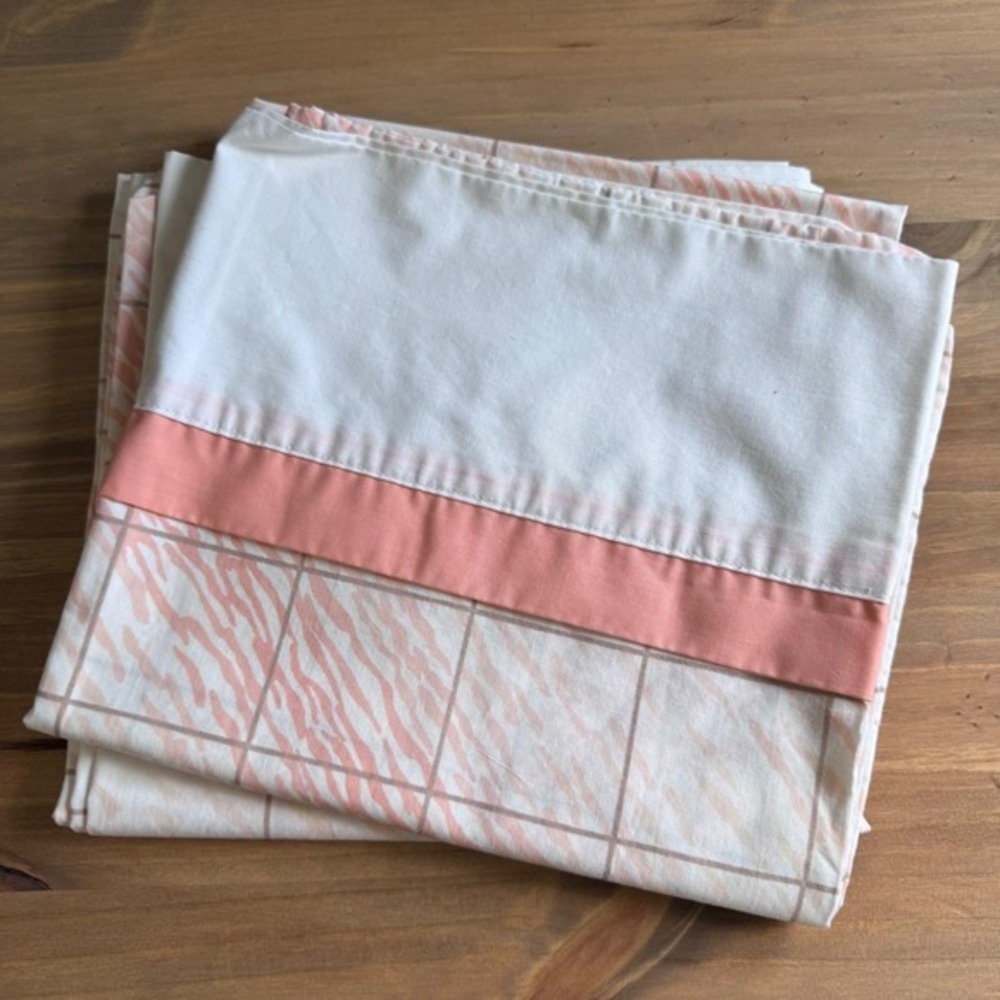 Bill Blass‎ 80's peach and white geometric grid animal print king 2 pillowcases